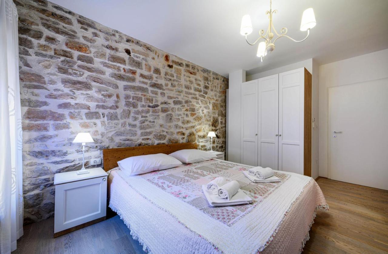 Apartments Festum Šibenik Esterno foto